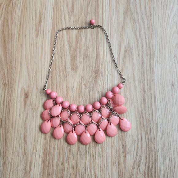 Coral Peach Bib Statement Necklace Gold Tone Chain Faceted Teardrop Dangles 20in - Picture 4 of 8